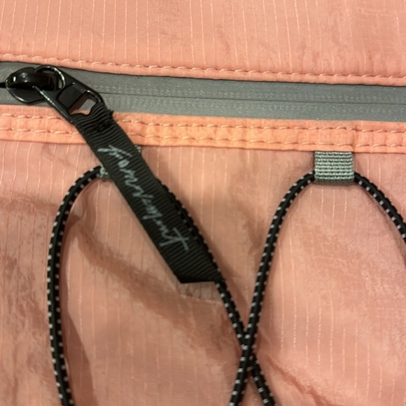 FREE PEOPLE MOVEMENT NWTS PINK & BLACK BACKPACK STYLED W. GRAY FURRY PATCHES - Picture 4 of 7